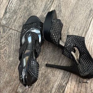 Black simply Vera shoes